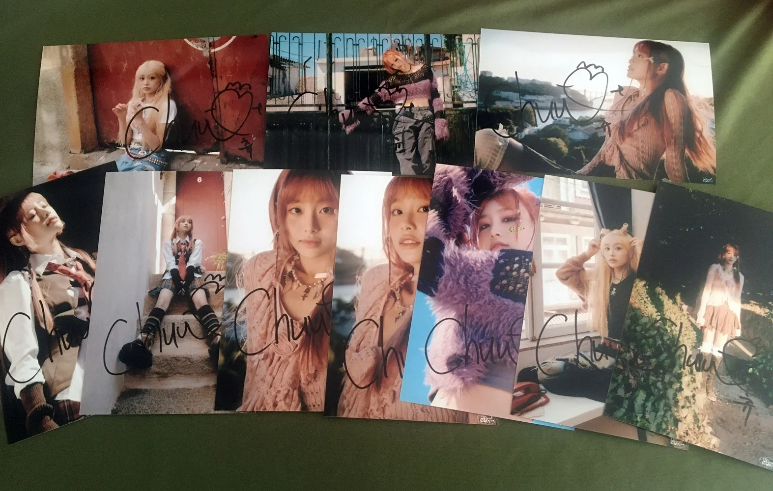 LOONA CHUU Autographed Signed Photo Pictures K-POP Collection COLLECTIBLES 5*7 2023