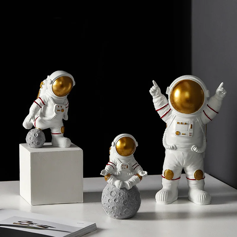 Modern Nordic astronaut creative light luxury ornament home decoration