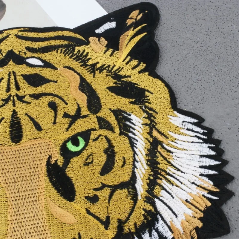 

Новая негабаритная тканевая наклейка с вышивкой головы тигра, наклейка на одежду, гладильная печать с вышивкой для внешней торговли