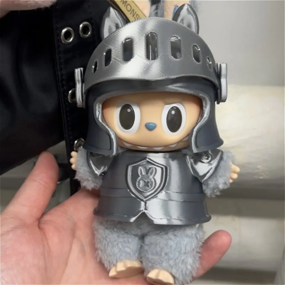 

3D доспехи для одежды Labubu, убийца драконов, рыцарь, доспехи, набор мечей, мини-плюшевая кукла, одежда, модные аксессуары для кукол, подарок
