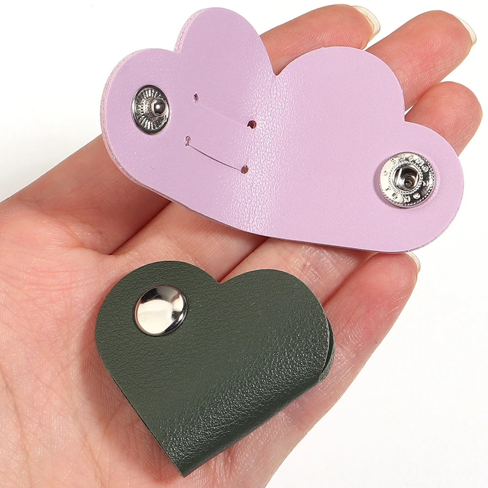 5 Stück/Set, bunte Handykabel-Organizer in Herzform aus Kunstleder, Kabelhalter für Datenkabel, Kabelclip, Kabelhalter für kabelgebundene Kopfhörer. – Detail 3