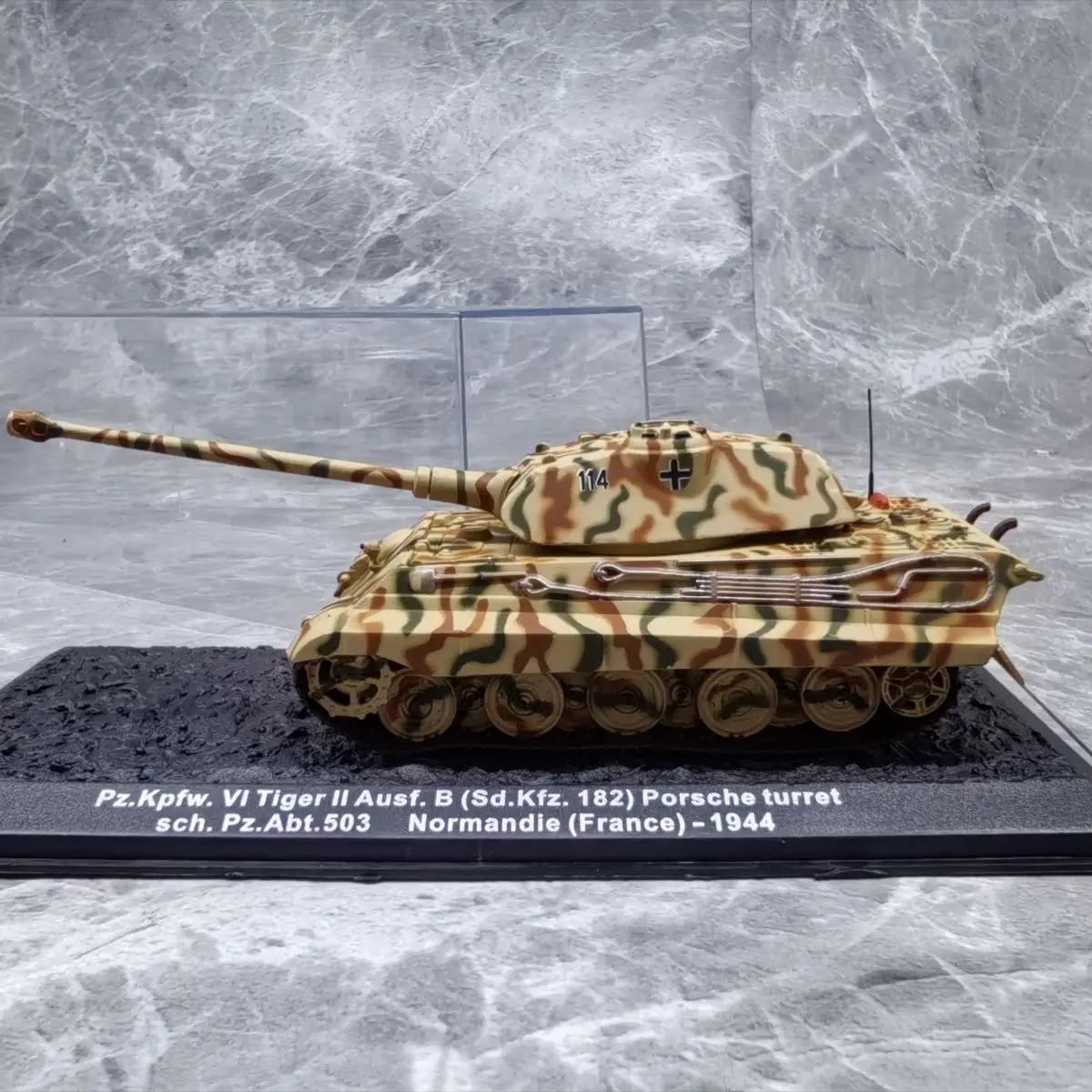 1/72 German  King of the Tiger Tank  Turret 1944 (alloy（main body）+plastic material) model ornament