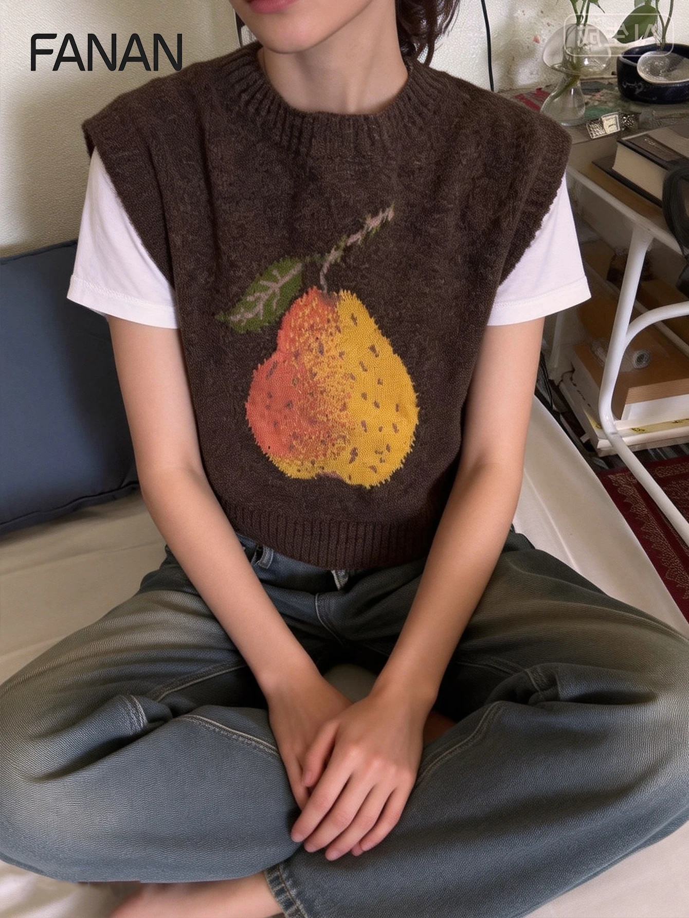 

New Autumn, Spring, and Summer Niche Knit Cardigans for Women, Designed in a Lazy Style, Sweater Tops, Coffee-Colored Pear-Patterned Fitted Round-Neck Pullovers, Casual and Elegant Autumn/Winter Tops, Basic Versatile Styles for Urban Commuting, Stylish an