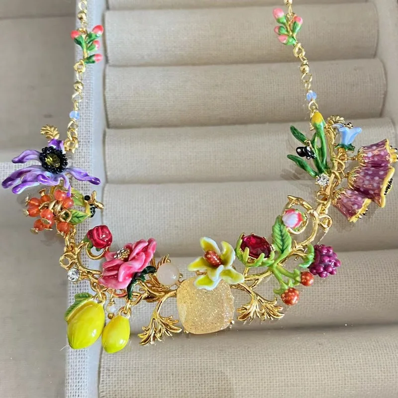 Romantic Big Exaggerated Choker, Sweet Large Temperament Light Luxury Collarbone Chain, Enamel Variety of Flowers Necklace Women