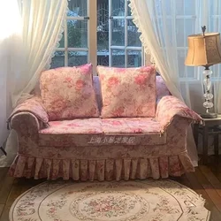 Francuska retro duszpasterska kwiecista trzyosobowa sofa Amerykański projektant salonu średniowieczna spódnica u rodziny goszczącej podwójna sofa