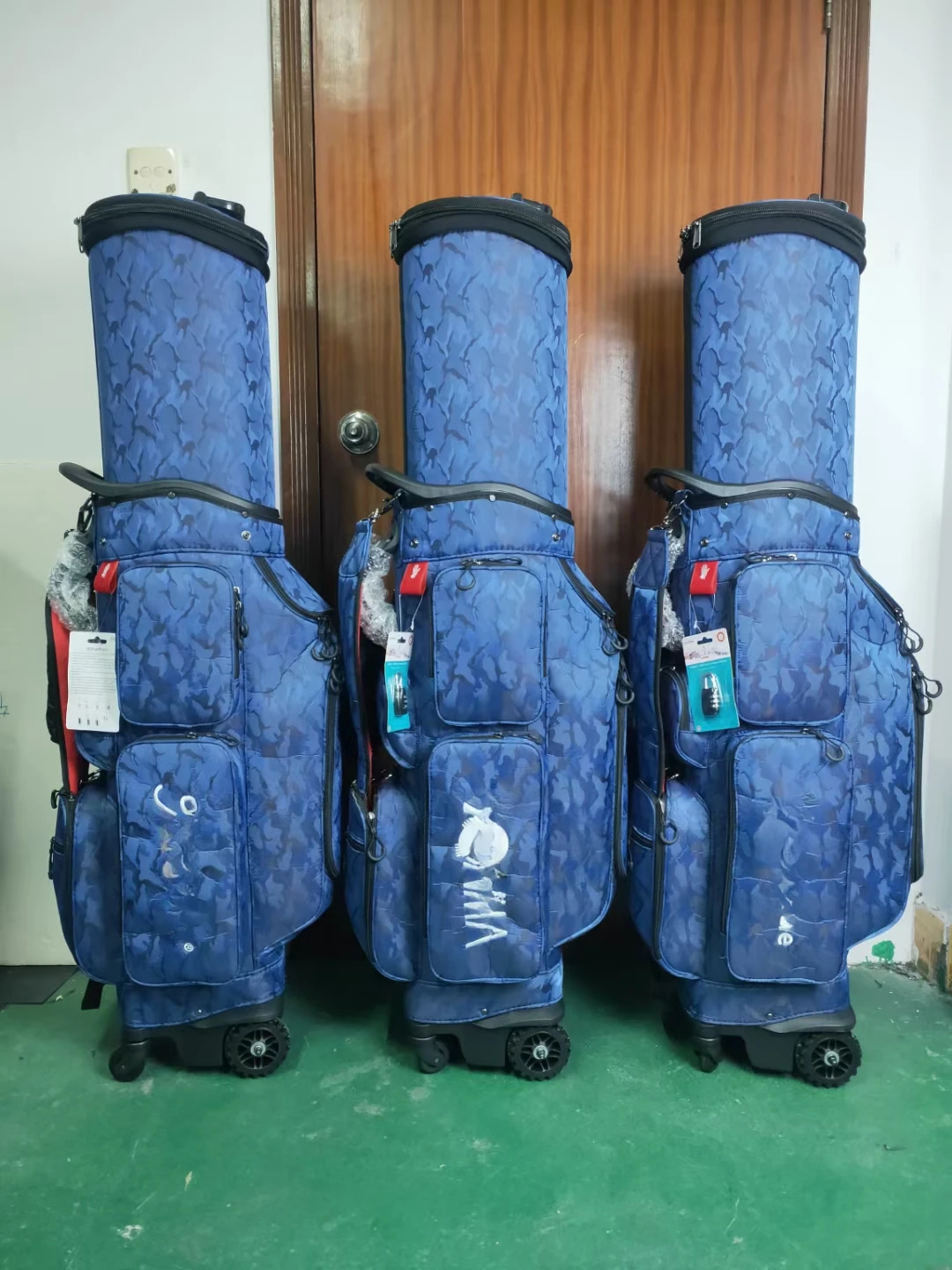 Golf Aviation Checked Expandable Bag Pushable Pull Four-Wheel Universal Men's and Women's Golf Equipment New Products