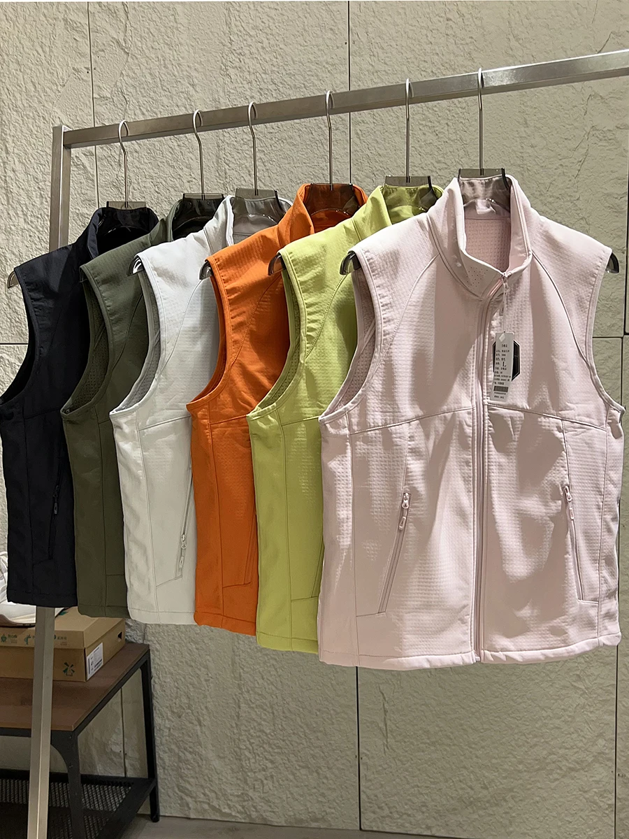 

Lightweight Fleece Vest Jacket Couple Style Stand Collar Outdoor Windproof Water Resistant Warm for Autumn And Winter Youth C...