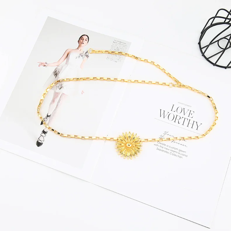

European and American Light Luxury Sunflower Waist Chain Women's Niche Texture Retro Small Daisy Belt Chain Accessories Fashion