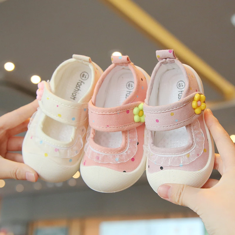

2025 Spring Autumn New Breathable Girls Canvas Shoes Cute Kindergarten Students Kids Board Shoes Soft Soled Baby Casual Sneakers