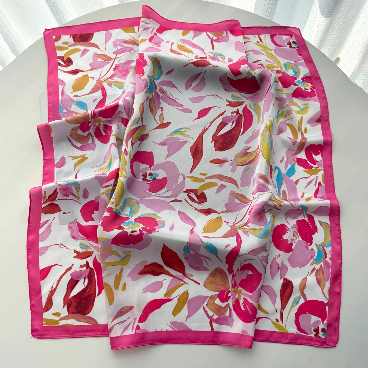 Design-Print Seidenimitat-Schal für Damen, quadratische Haarbänder, Foulard, weibliches Bandana, Halstuch, Stirnbänder, Neu 2026 – Detail 1