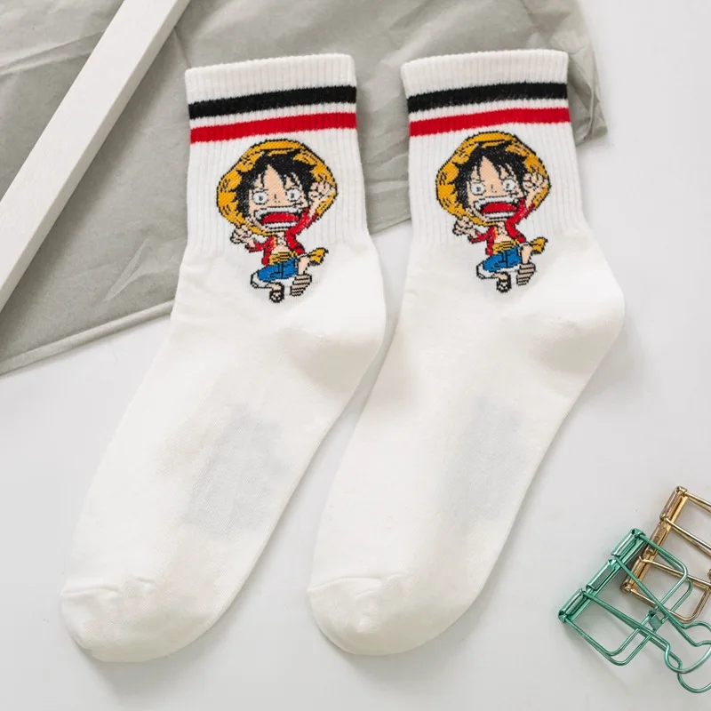 ONE PIECE Luffy animación de dibujos animados Otoño e Invierno calcetines de mujer lindos calcetines de tubo Chopper nuevos calcetines de algodón para parejas para adultos