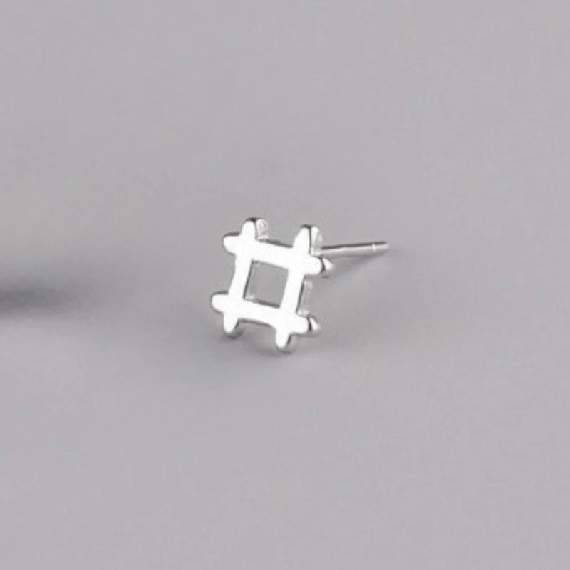 

Серьги-гвоздики из стерлингового серебра 925 пробы с геометрическим рисунком, клетчатый дизайн, простые элегантные модные серьги в корейском стиле для женщин