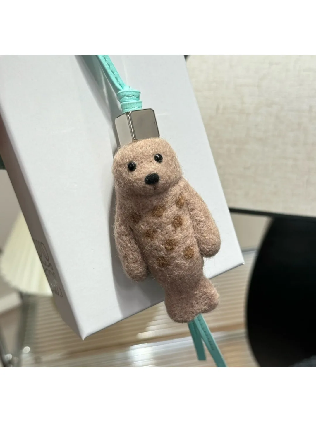 

Car Interior Luxury Various L Series Designer Styles Women Keychain Handbag Schoolbag Pendant Ornament Perfect Gift Daily Wear