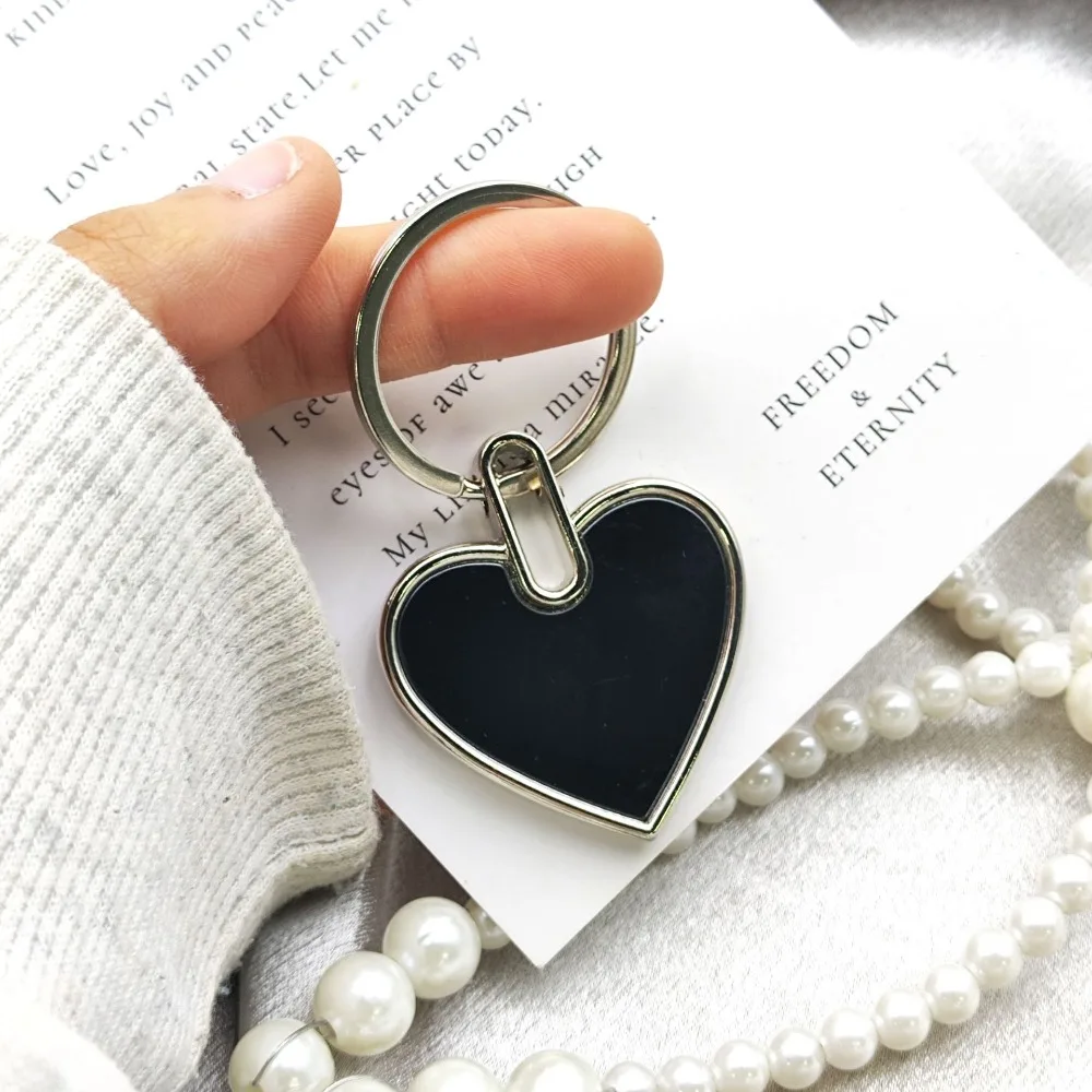 Creativity Fashion Metal Keychain Personality Street Stall Popular Car Heart-shaped Key Ring Custom Wholesale Souvenir Gift