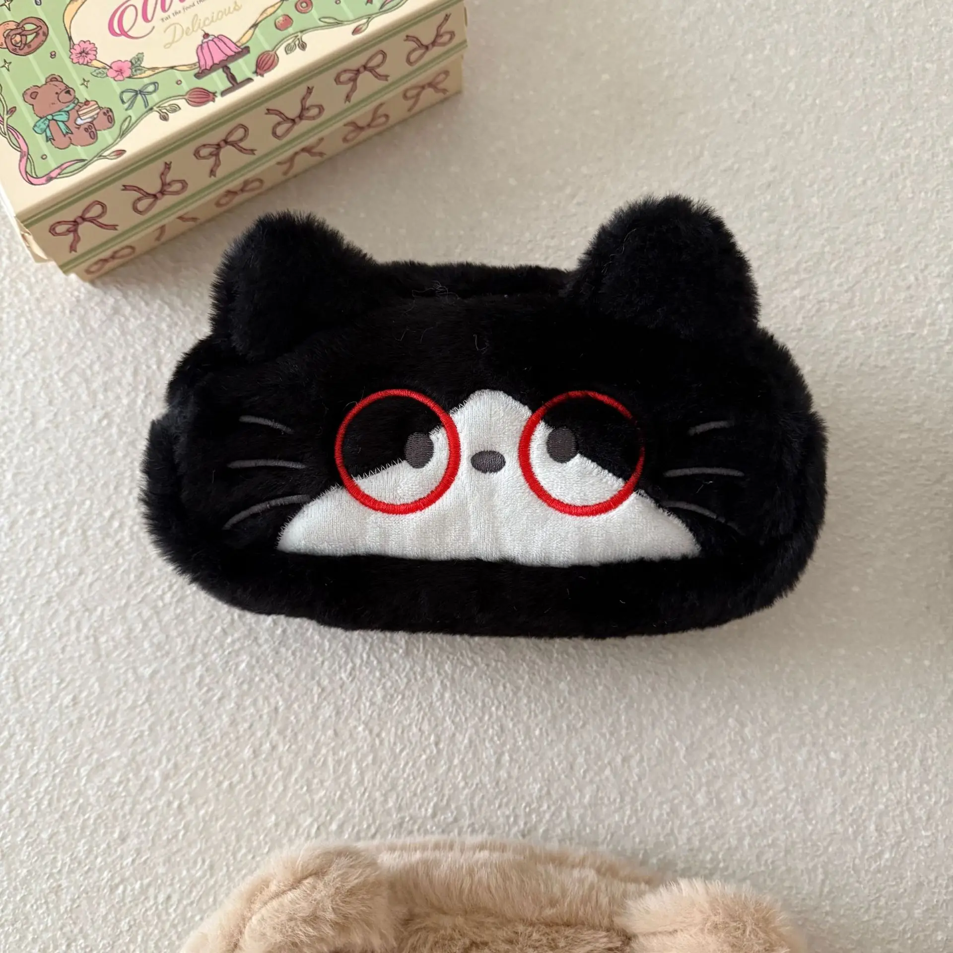 Plush cartoon embroidery creative cat pencil case, student cute and high-value stationery box, large storage bag, makeup bag