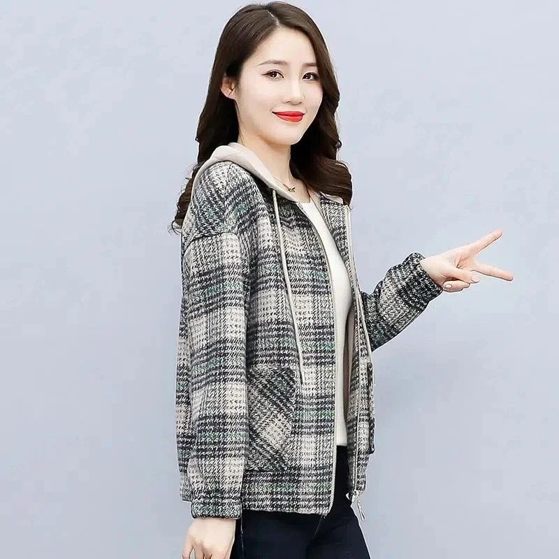 Pop Pop Mother Jacket Spring Small Fragrance Wind Thin Coat 2025 New Middle-Aged And Elderly Women's Casual Plaid Coat Autumn Ho