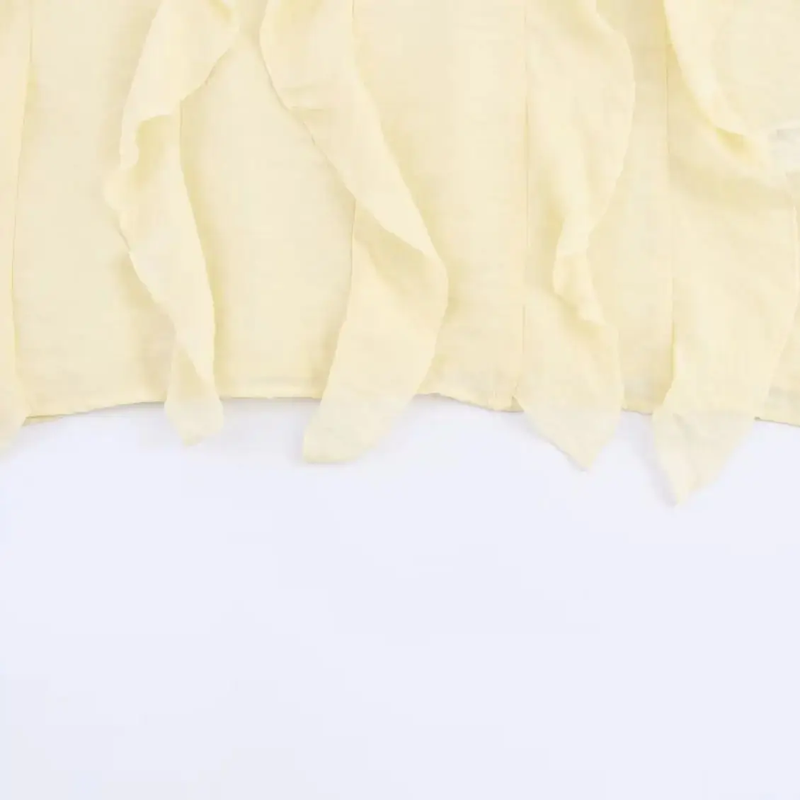 เสื้อแฟชั่นผู้หญิงสไตล์ยุโรปและอเมริกา ประจำปี 2025 รุ่นใหม่สำหรับฤดูใบไม้ร่วง ตกแต่งพู่เก๋ไก๋ คอกลม แต่งลายเคลือบ