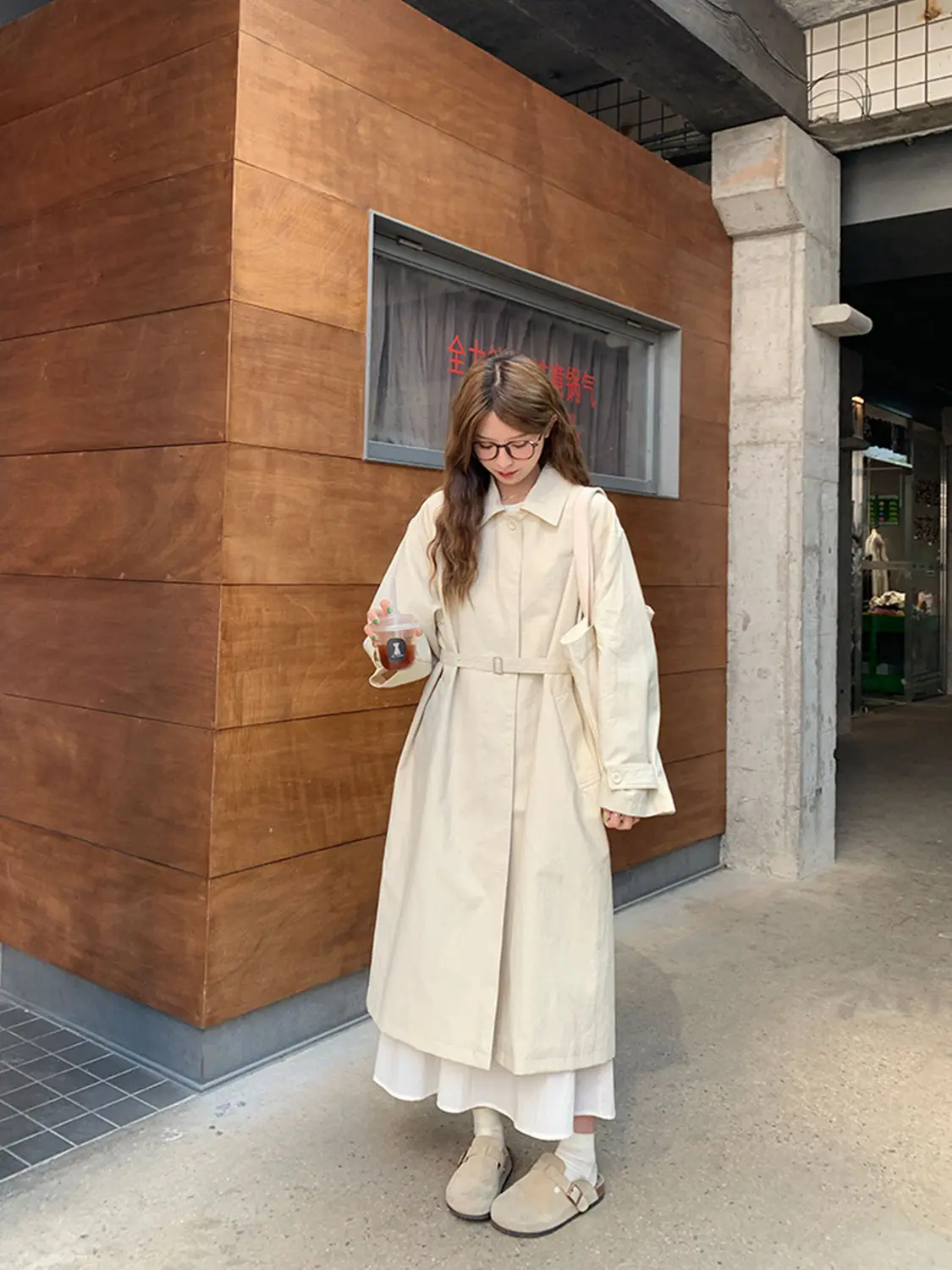 Рисунок 5 - Корейская ветровка средней длины