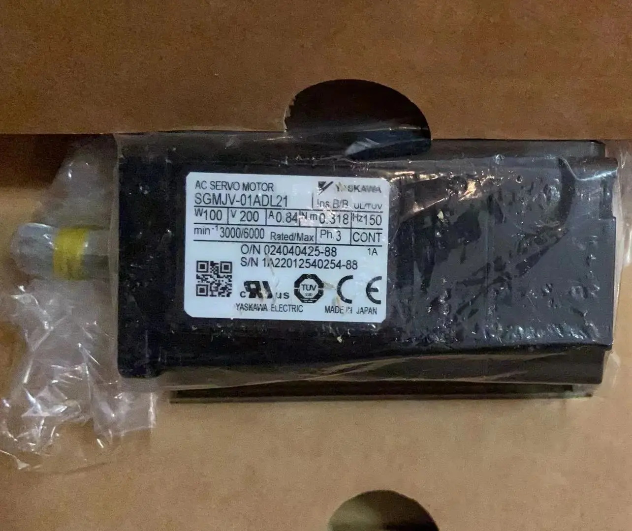 

SGMJV-01ADL21 Brand new Servo motor，Fast shipping，SGMJV 01ADL21