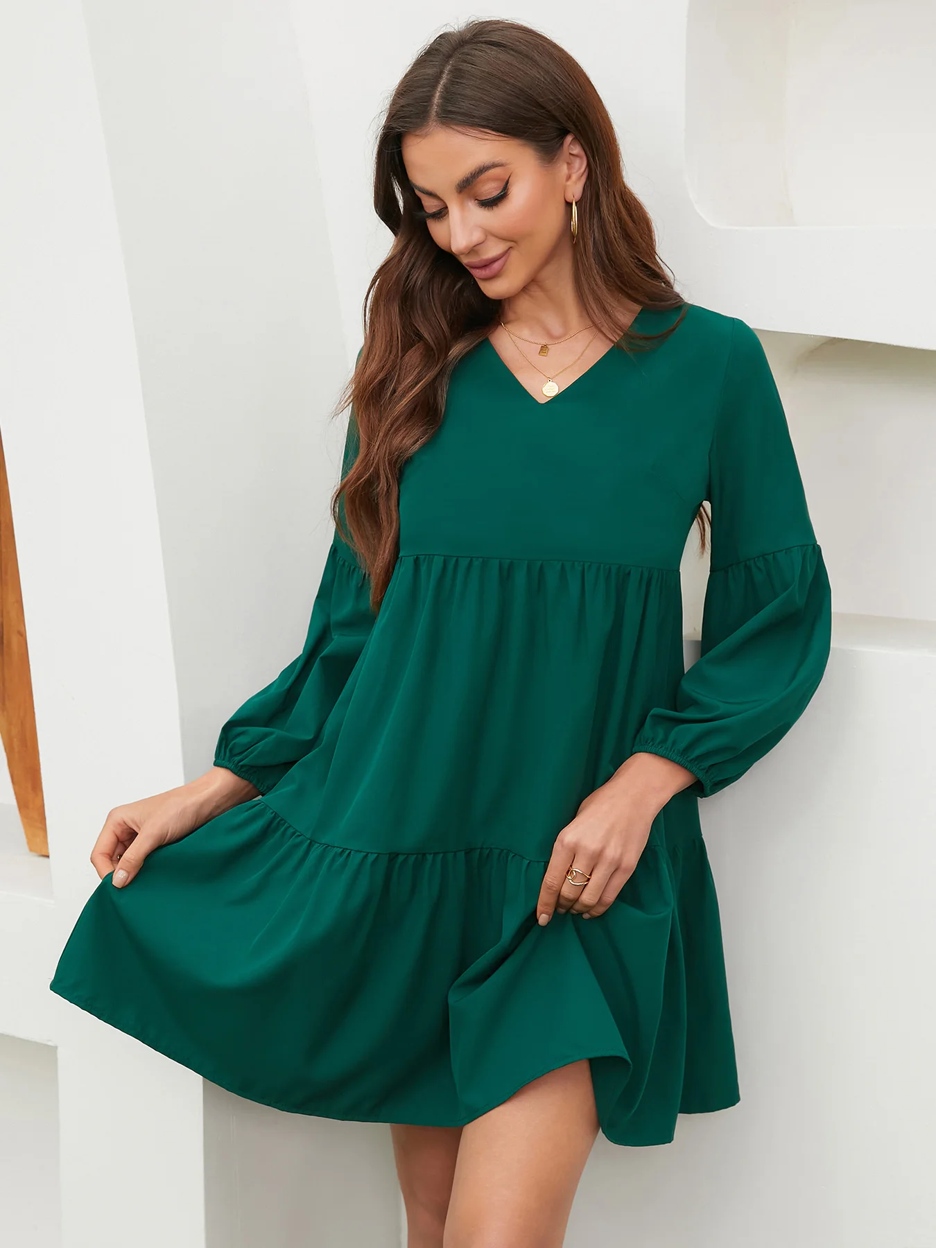 Vestido liso con cuello en V y dobladillo con volantes y manga de obispo para mujer, vestido corto informal de manga larga para primavera y otoño, ropa de mujer
