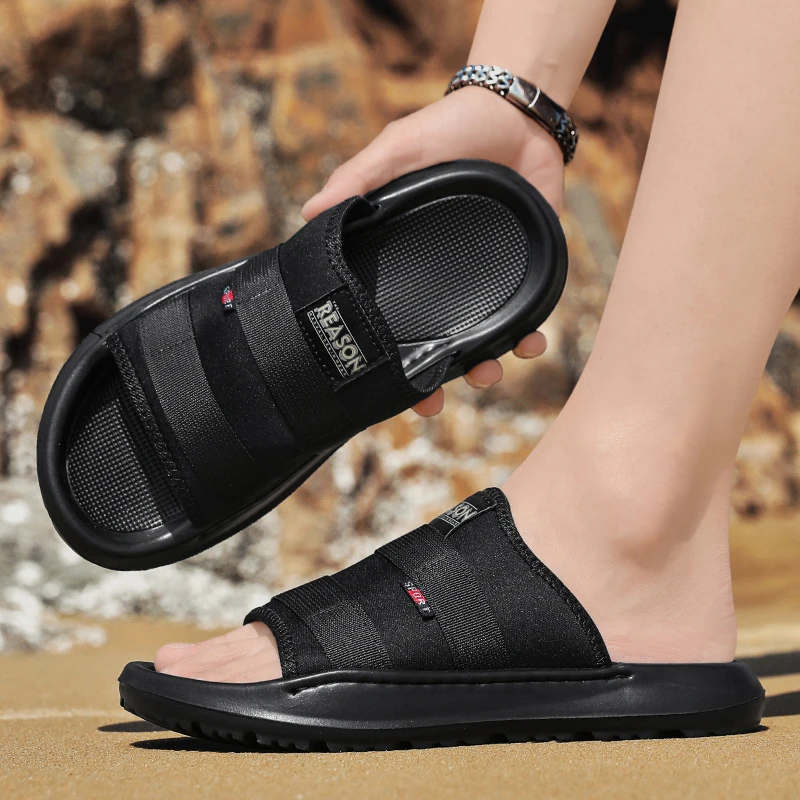 Pantofole da spiaggia casual con fondo morbido estivo da uomo Sandali con cinturino intrecciato alla moda Tomaia in rete traspirante Comodo materiale EVA