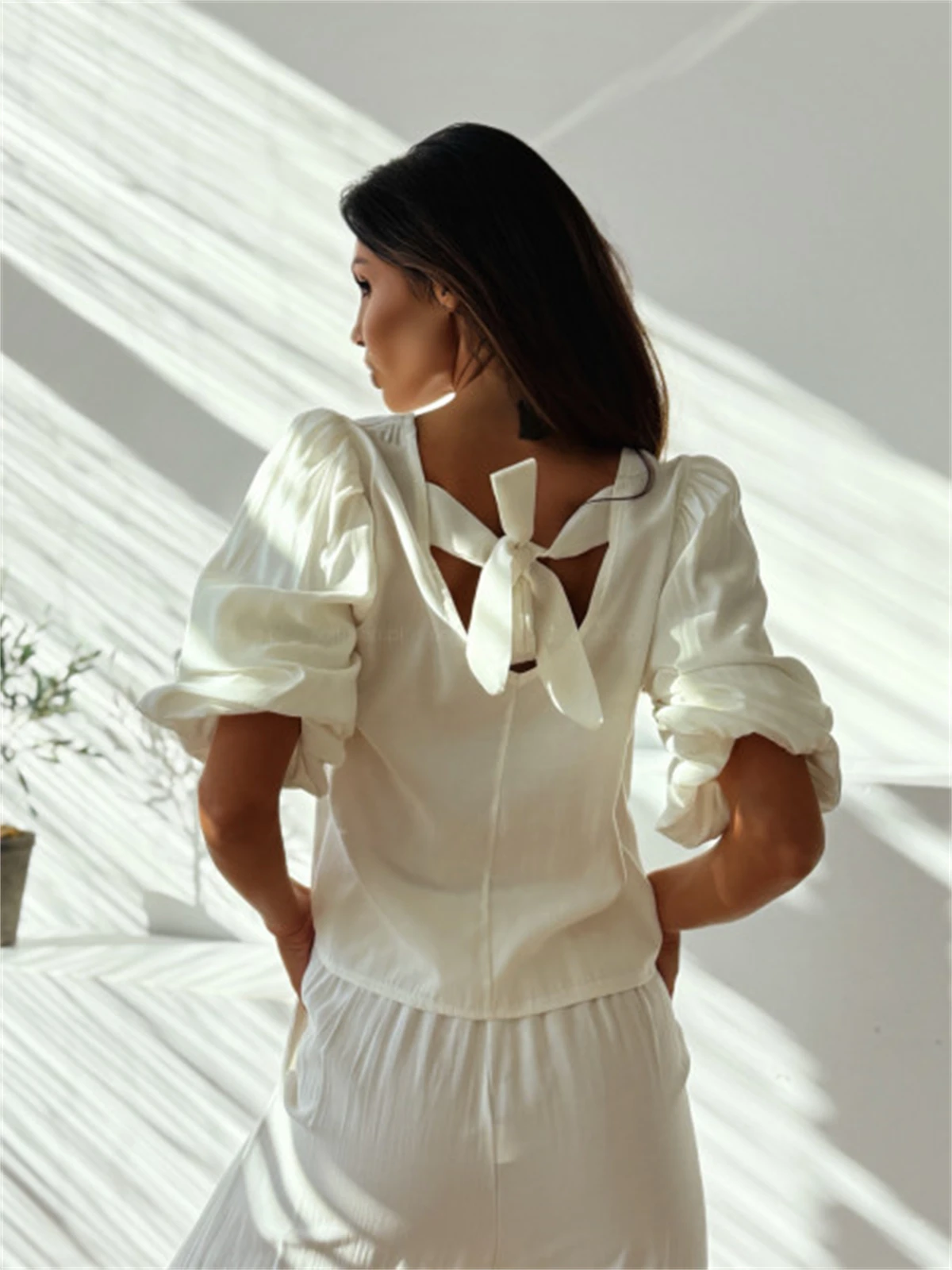 2025 New Women's Casual Set with Loose Fit Lightweight Solid Color Simple Design and Bow on Back