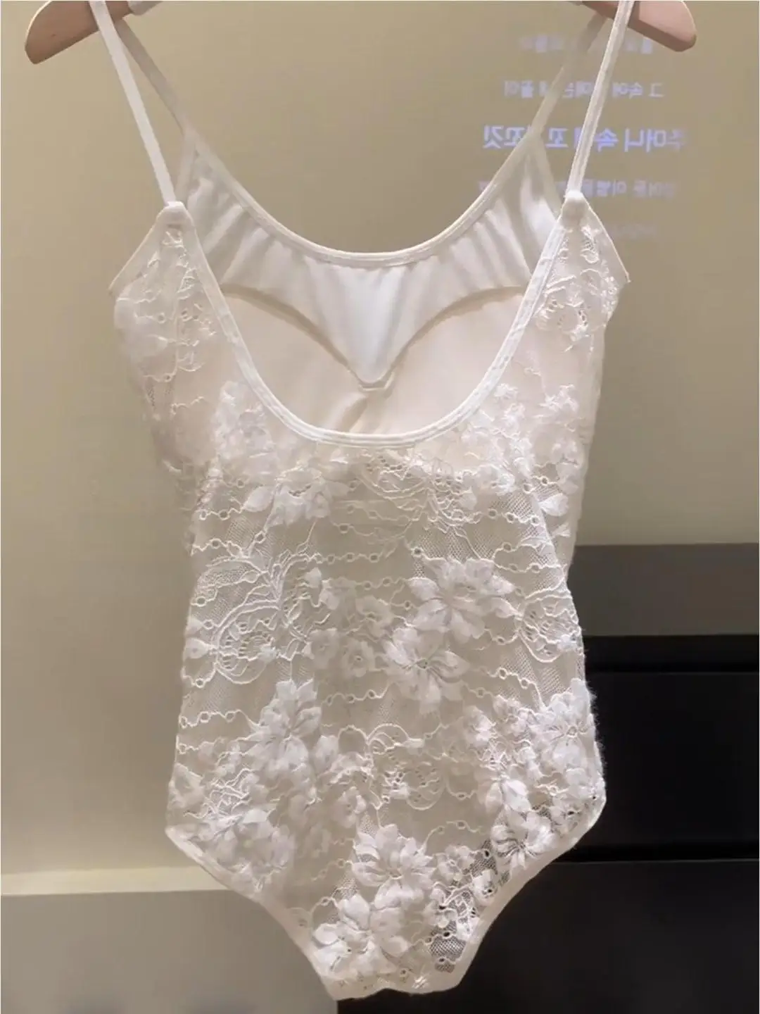 

Sexy Lace Bal Crop Top Women's Summer White Strap Vest Underwear Design Baring Ba Outerwear Fitted Bodycon Ensemble