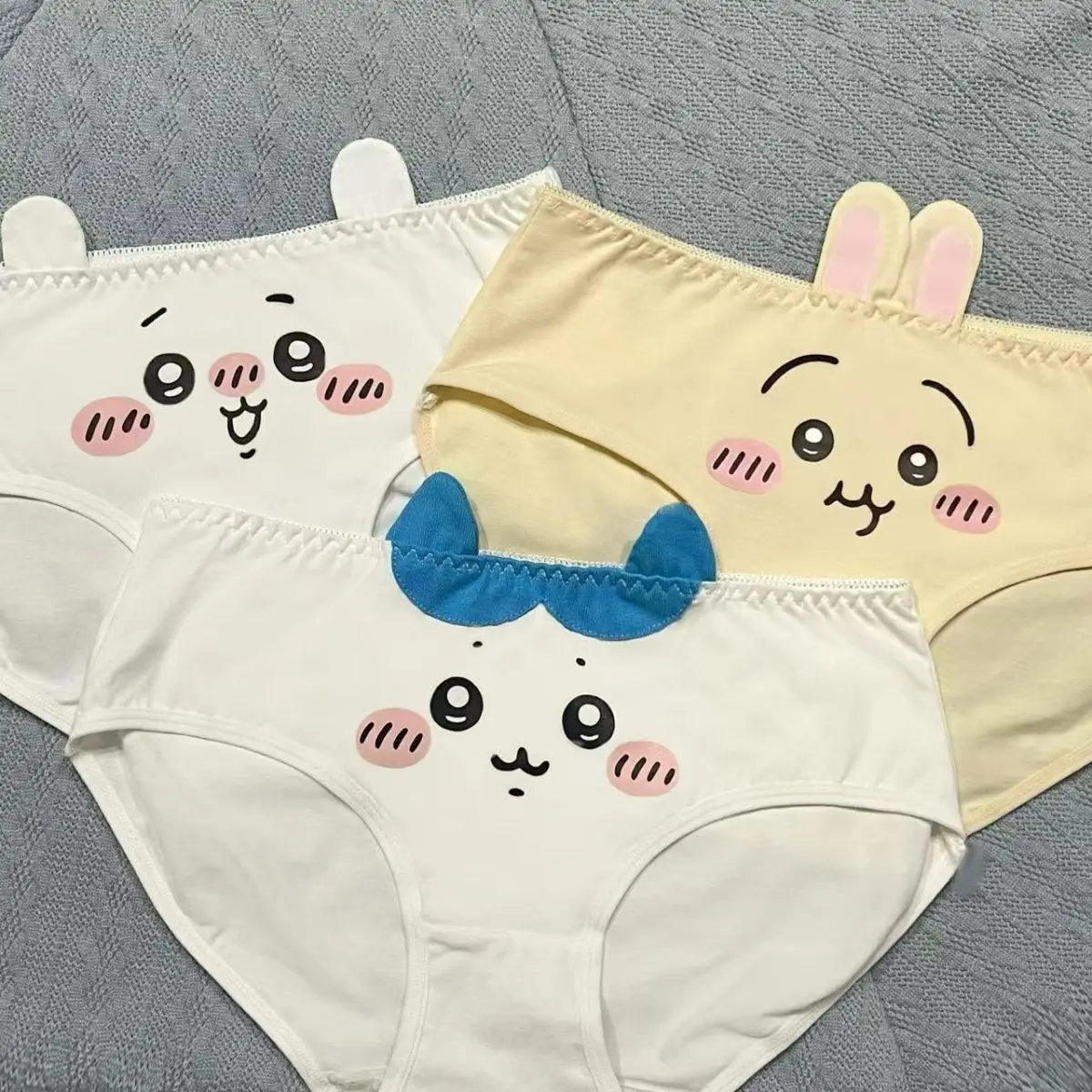 

Комплект из 3 шт. женского нижнего белья Chiikawa: трусики Hachiware и Usagi из мягкого хлопка, со средней посадкой, подарок