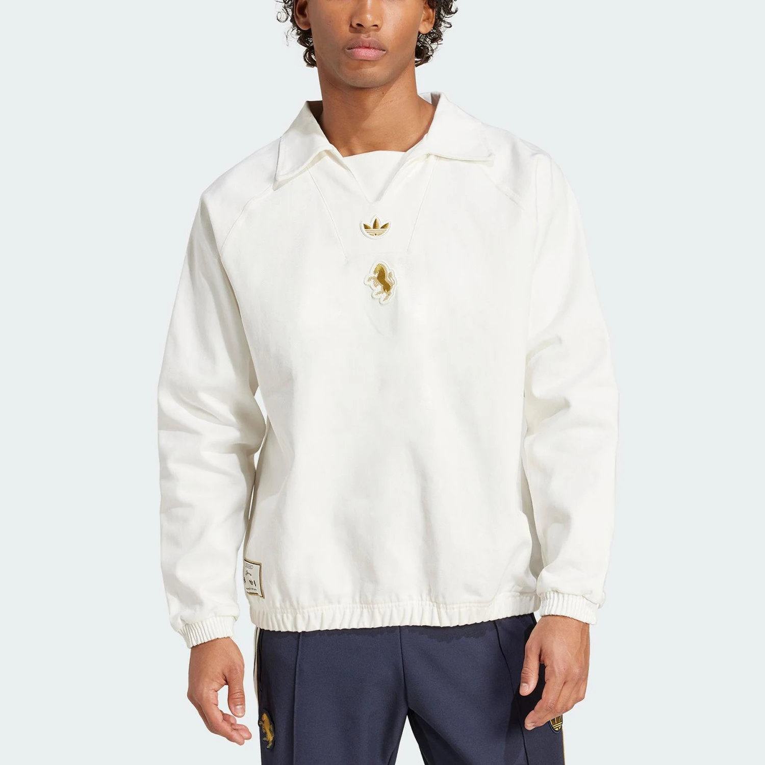 

Мужской пуловер Adidas Official Authentic Juventus с эмблемой JF0456