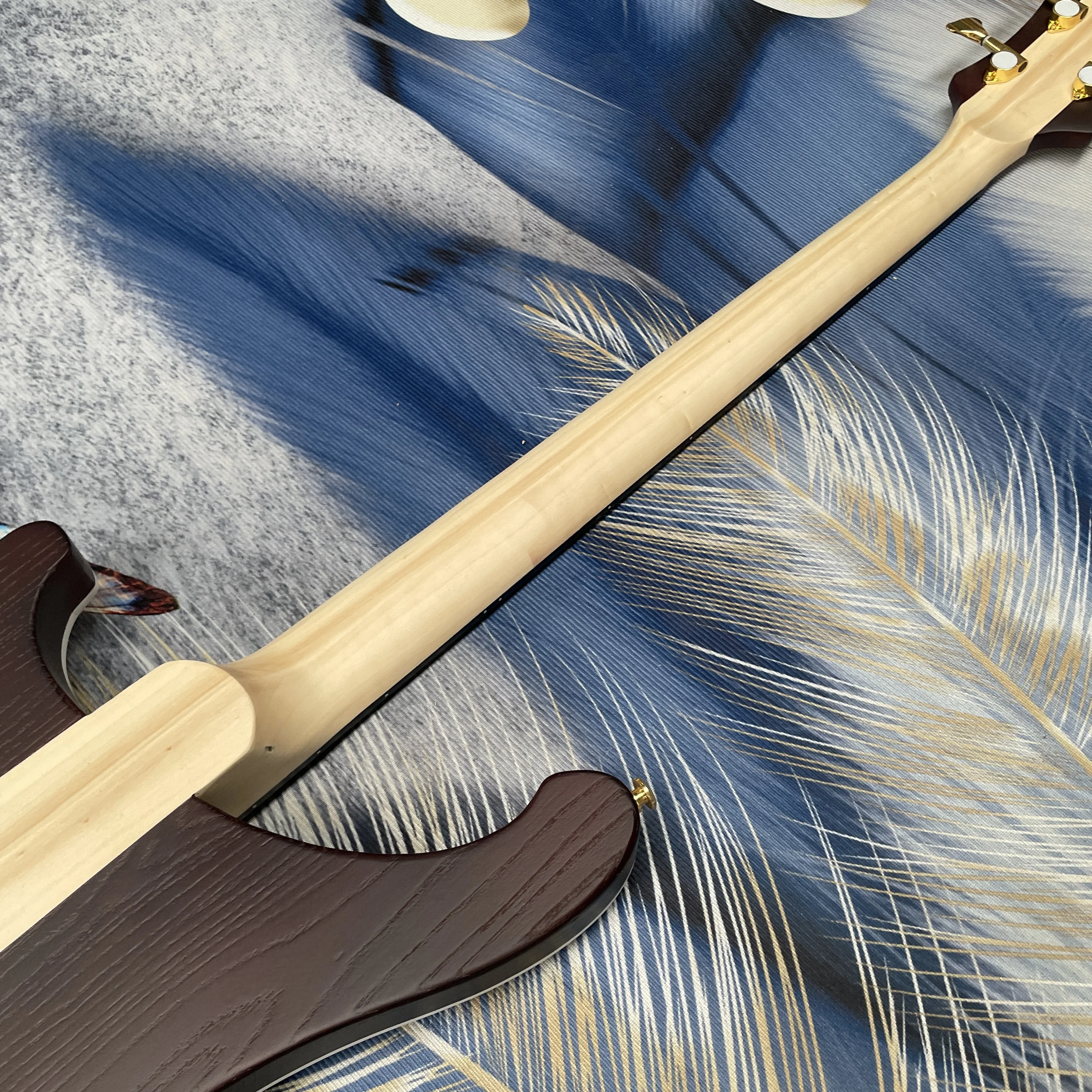 4-string electric bass guitar,Mahogany body Natural wood colorinlay strips,full set of gold hardware guitars,high-end guitarra - view 5