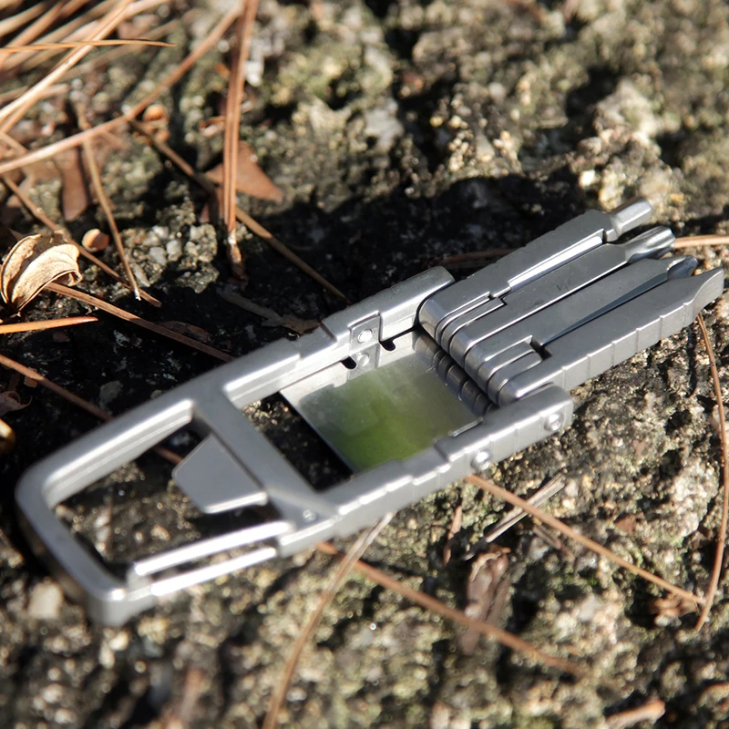 Mountaineering Buckle Keychain Clip, Anti-loss Keychain and Quick Release Backpack buckle/Hook Strap Multitool for men and women