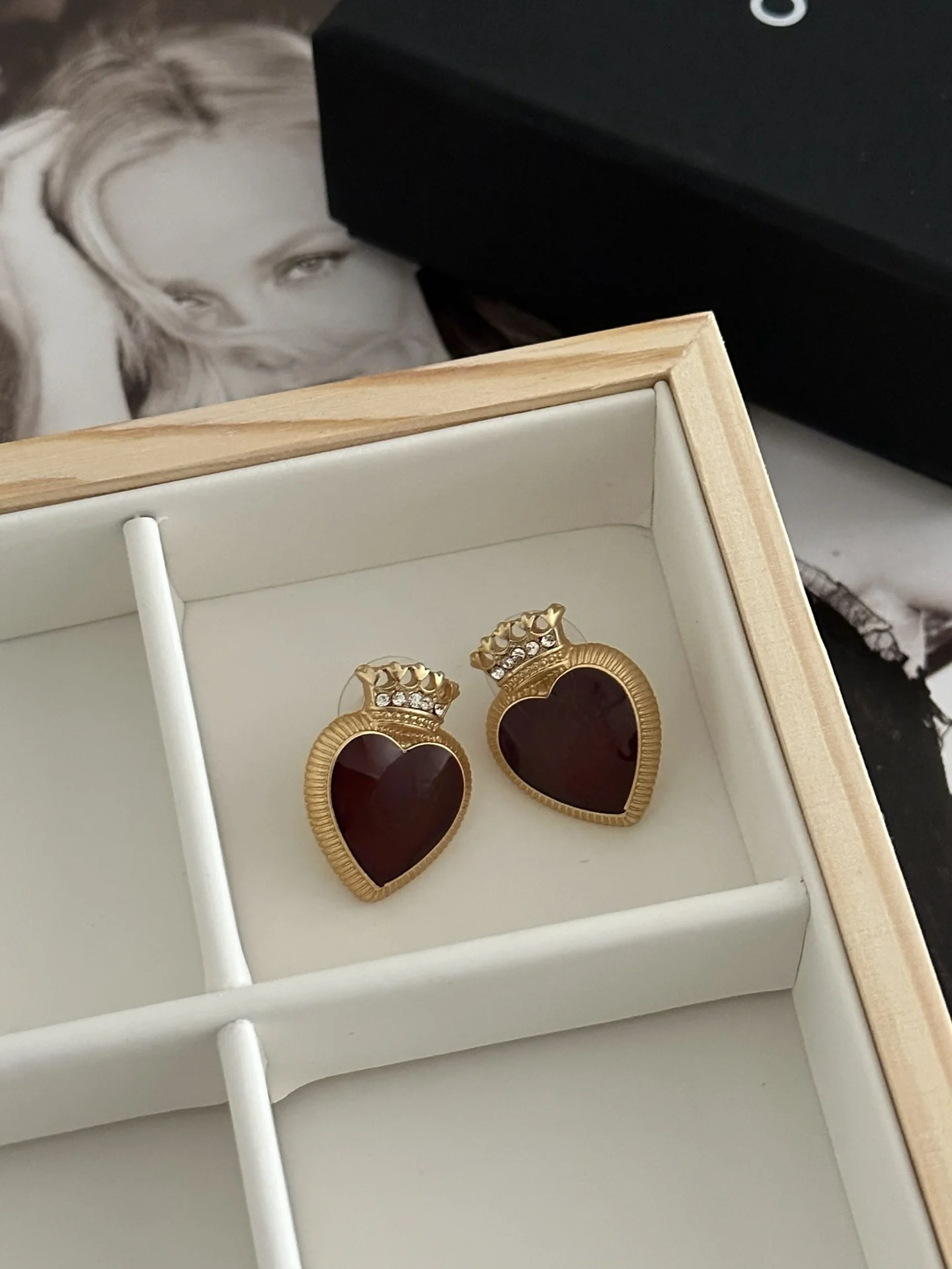 

Europe and the United States new high-end brand in the ancient style heavy industry fashion trend earrings