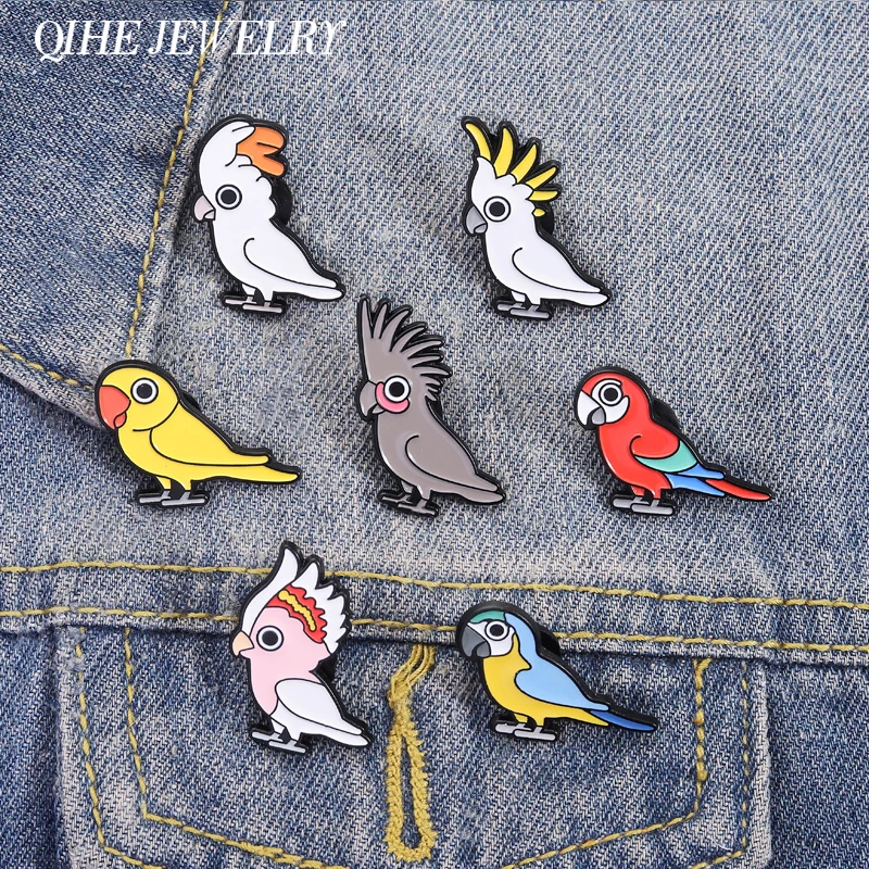 Cute Colorful Parrots Brooch Enamel Pins Cartoon Birds Parrots Brooches Clothes Lapel Badge Animal Jewelry Gift for Kid Friends