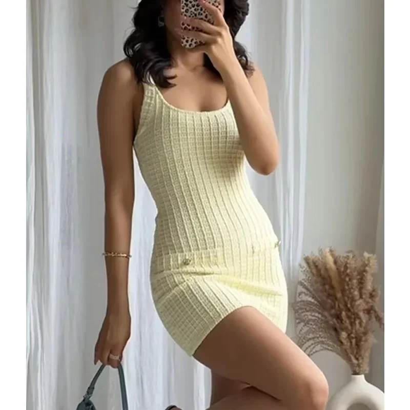 Nouvelles femmes tricoté robes courtes moulante Mini robe femme dos nu robe de plage femmes sans manches femmes robes