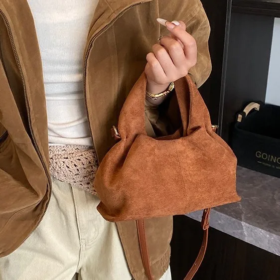 여성 패션 숄더백 2025 신상 소프트 매트 가죽 메신저 크로스바디 백 조절 가능한 스트랩 출퇴근 여행용