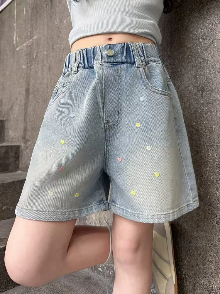 2026 Sommer Kinder-Jeansshorts für 120-170cm große Mädchen, bestickt, elastischer Bund, lässige knielange Teenager-Shorts – Detail 4