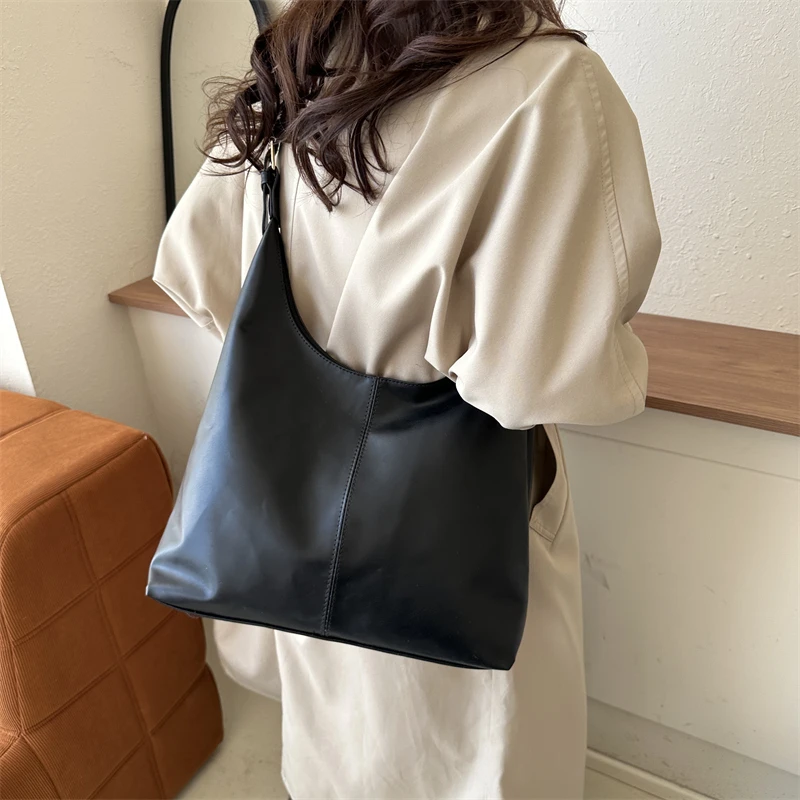 Trendy Casual Soft PU Women\'s Handbags Solid Color Large Capacity Female Shoulder Bag Retro Tote Bag For Commute Shopping