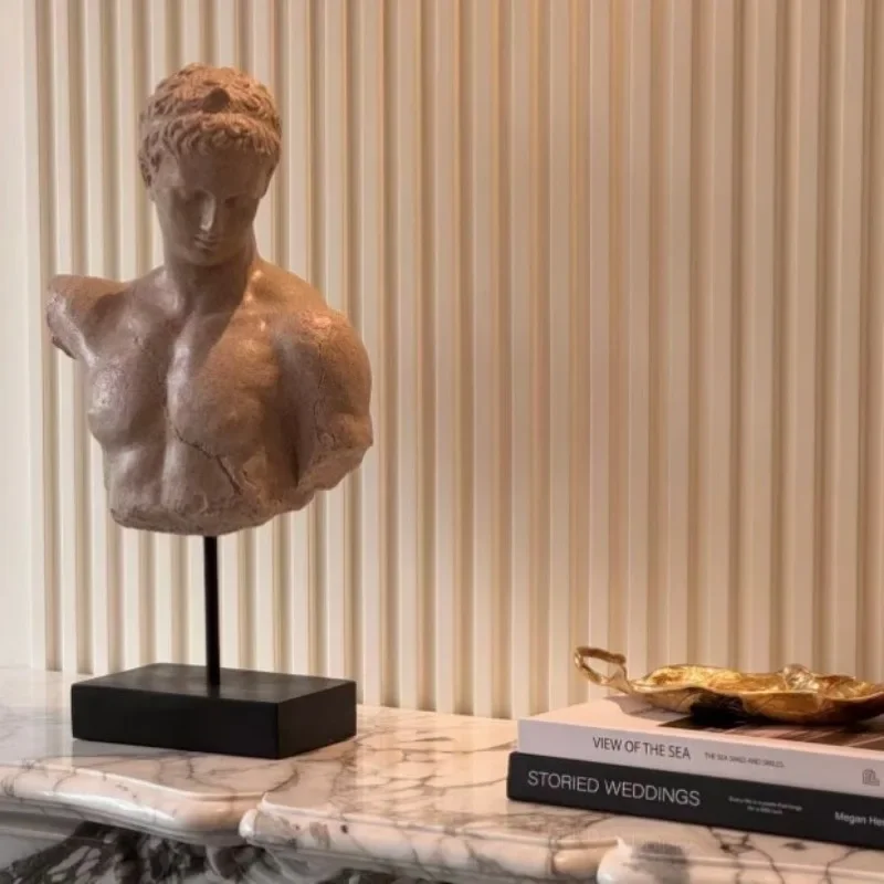 Clearance European French retro broken arm figure sculpture ornament home jewelry living room model room decoration advanced