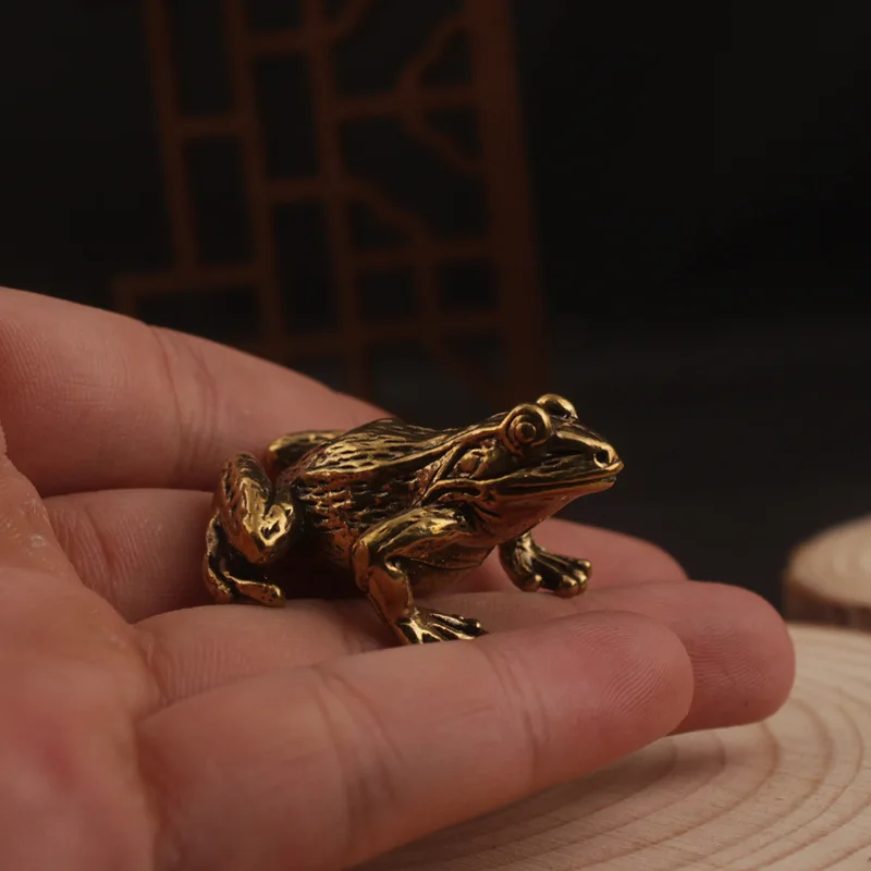 1/2Pcs refined solid retro style frog prince desktop ornament pastoral style frog shape