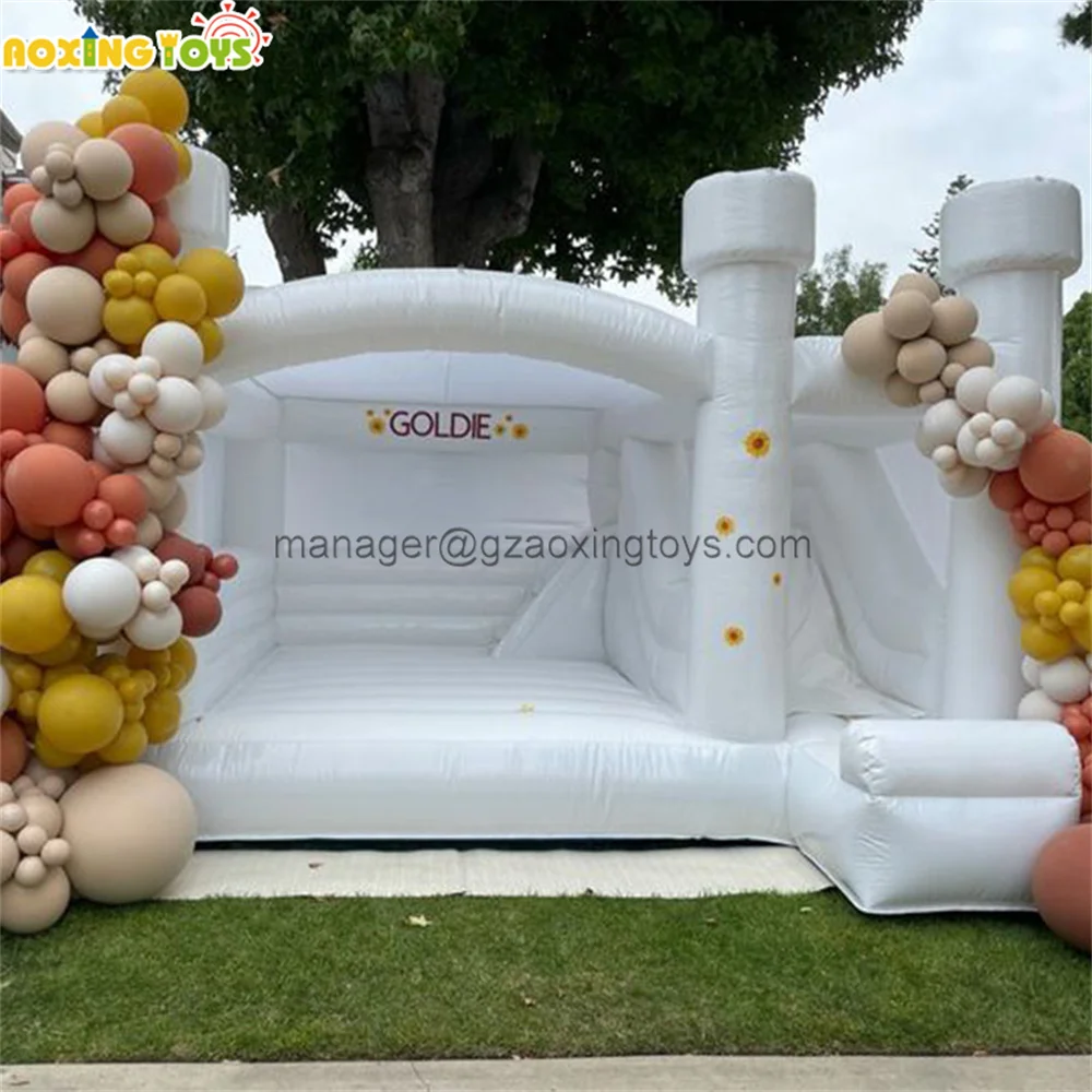 Commercial PVC สีขาวงานแต่งงาน Inflatable Bounce House สไลด์ Party Bouncy ปราสาทเต็นท์ Blower สำหรับเด็กผู้ใหญ่