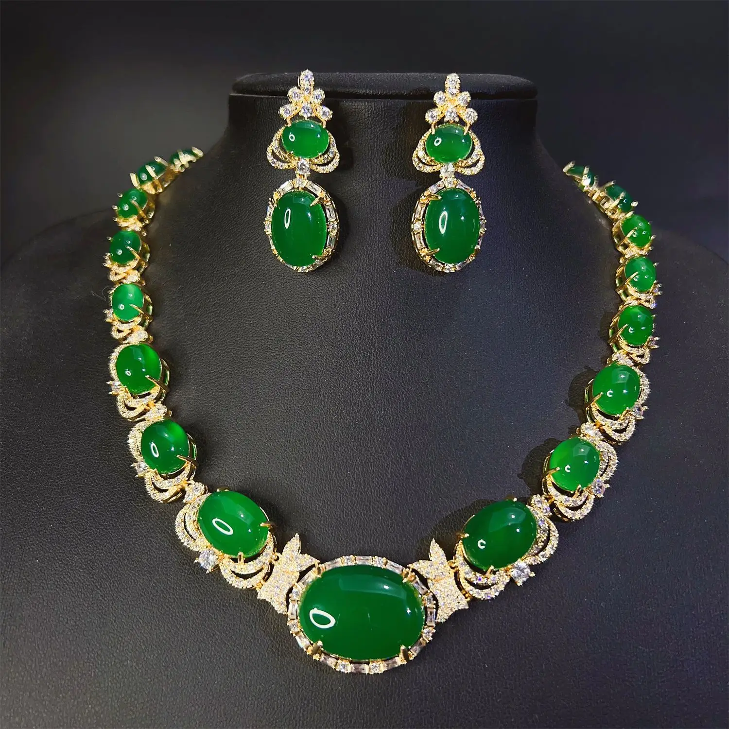 

Luxury Beautiful Onyx Green Whitening Jewellery Necklace and Earrings 2 Pcs Wedding Party Gift Dubai Women Prom 2026
