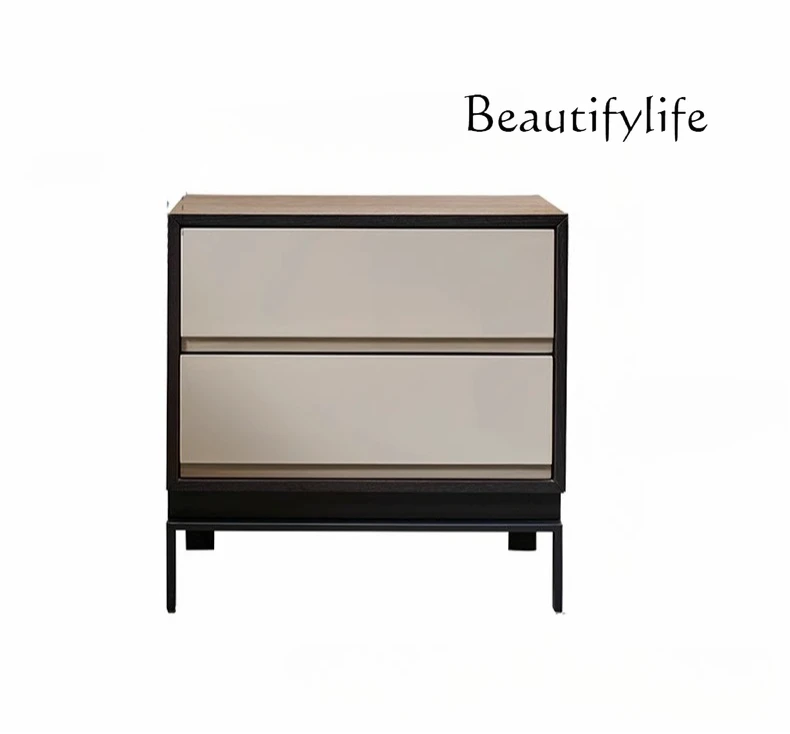 

Italian retro style bedside table solid wood designer bedroom medieval wood grain light luxury high sense