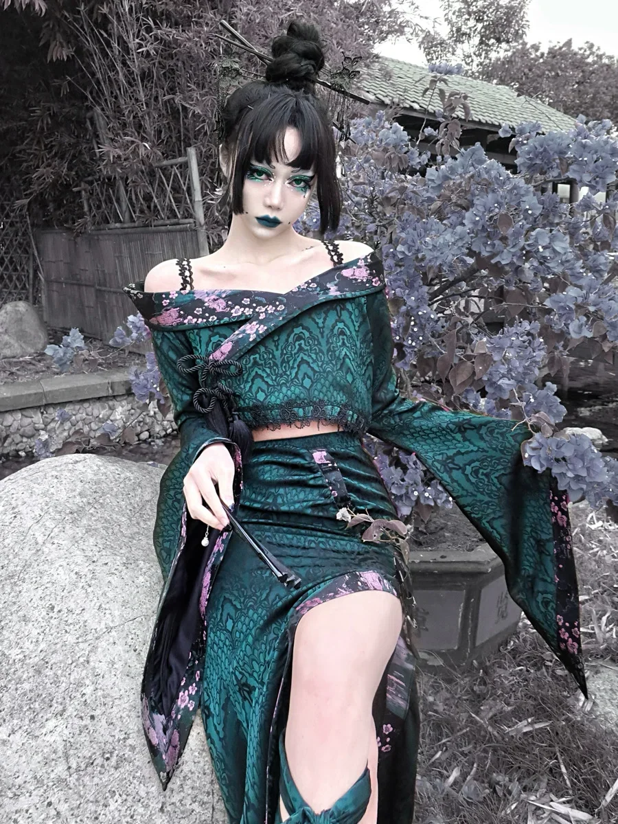 

Blood Supply Original Design Snake Pattern Sexy High Waist Jacket Long Flare Sleeve Slash Neck Spring Kimono Gothic Jacket short