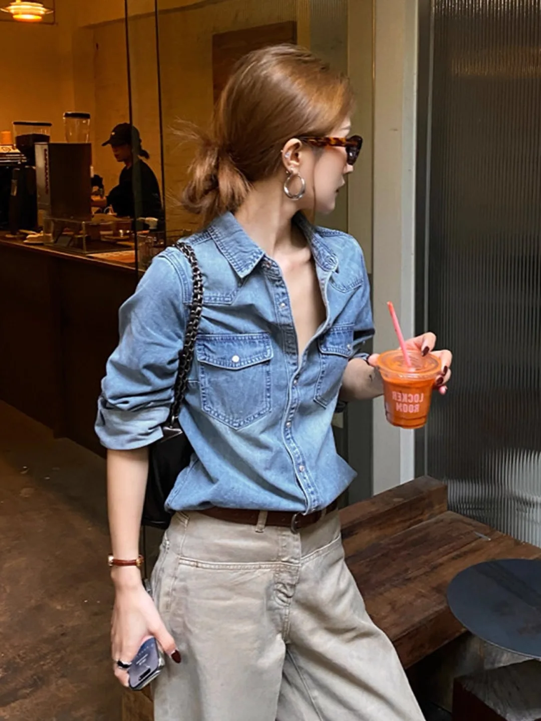 

Синяя джинсовая рубашка с длинным рукавом для женщин, утепленная, для многослойной носки, ранняя осень-зима, в гонконгском стиле, с эффектом утяжки талии, базовая модель.