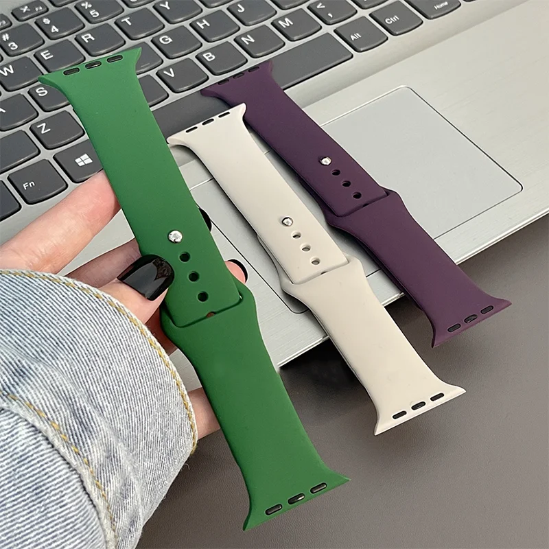 Silicone Band For Apple Watch strap 44mm 45mm 40mm 41mm 42-38mm 45 mm sport bracelet iwatch series 8 7 6 5 4 3 SE 9 Ultra 2 49mm