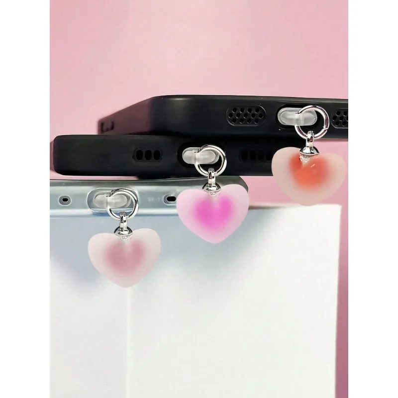 

Подвеска с пылезащитной заглушкой для телефона в форме сердца, подвеска в форме сердца, подходит для iPhone/Type-C, универсальные аксессуары для телефонов