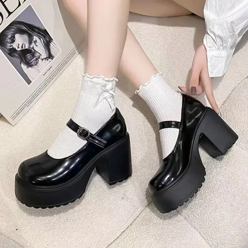 Modische Neue Dickbesohlte Retro-Schuhe mit Einzelknopfverschluss für Damen Vielseitige Wasserdichte Plateau-Damenschuhe mit Dickem Absatz – Detail 12