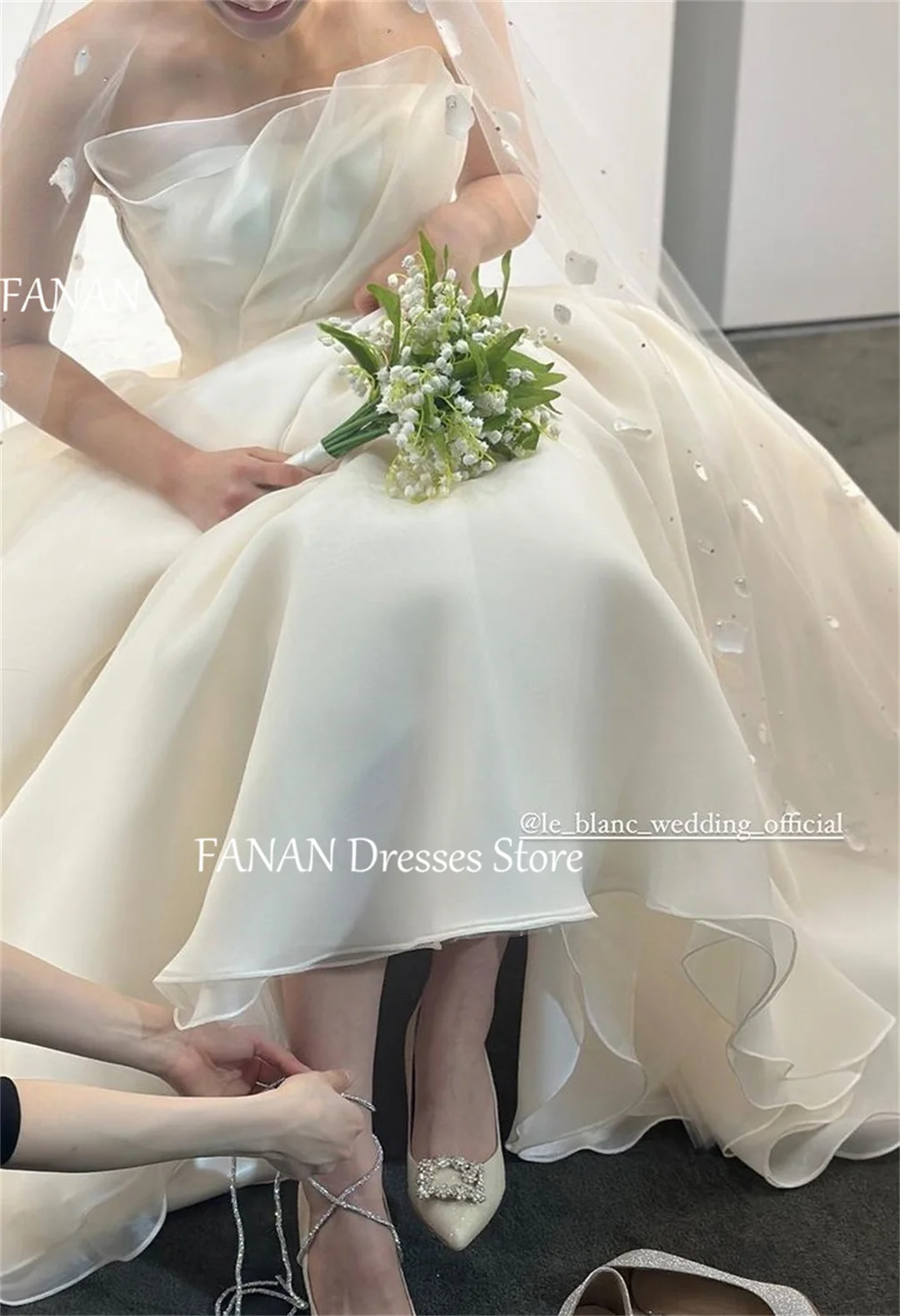 FANAN Korea abiti da sposa senza spalline bianchi Organza senza maniche smanneull muslimays senza schienale a-line semplici abiti da sposa su misura Plus Size