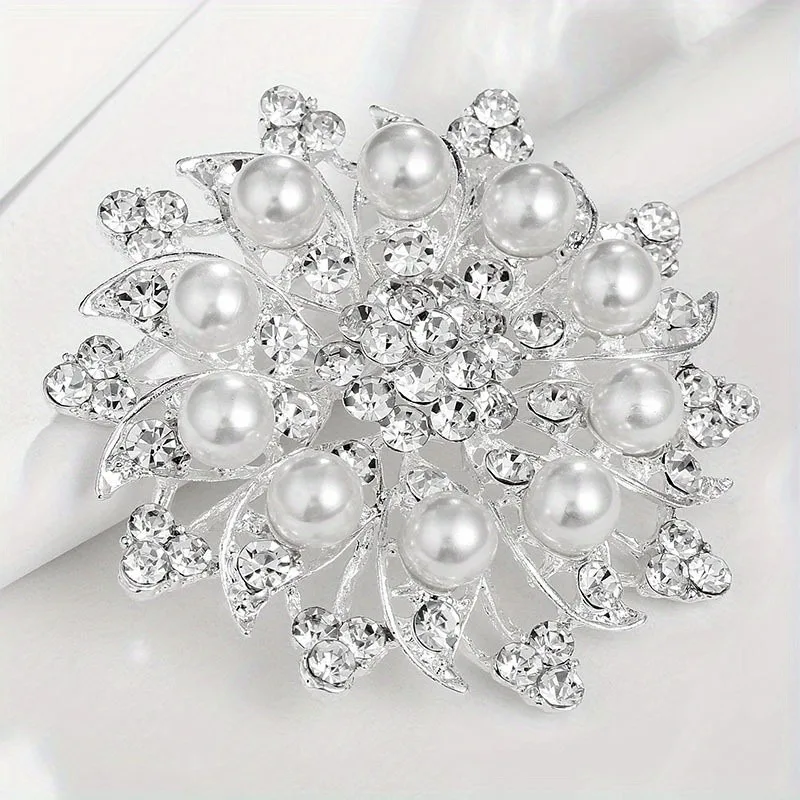 Women\'s Simple Rhinestone Pearl Clip Hollow Brooch Metal Flower Accessories