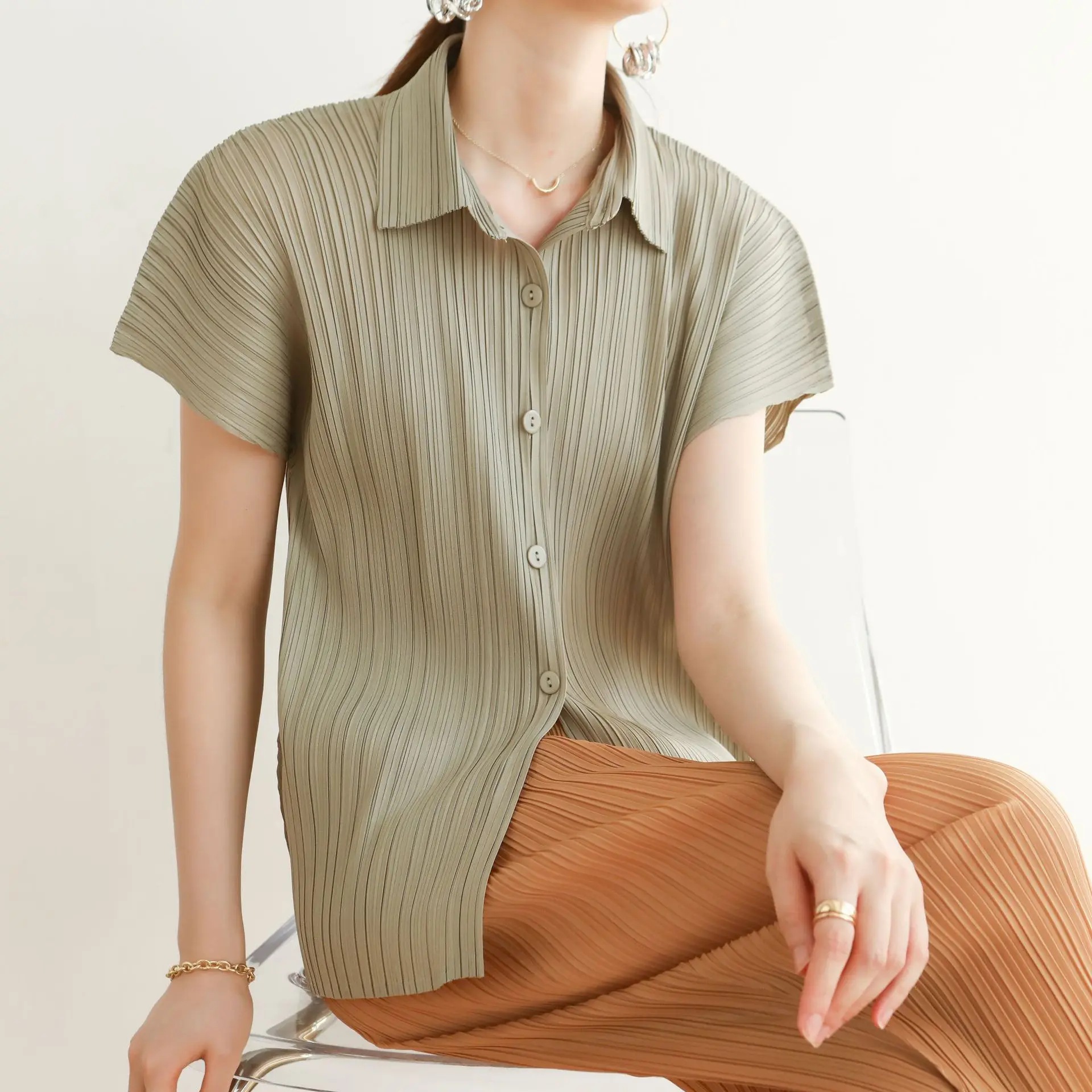 2025 Spring and Summer New Miyake Pleated Small Shirt Casual Pleats Loose Pleated Loose Comfortable Fashion Short Sleeve Shirt